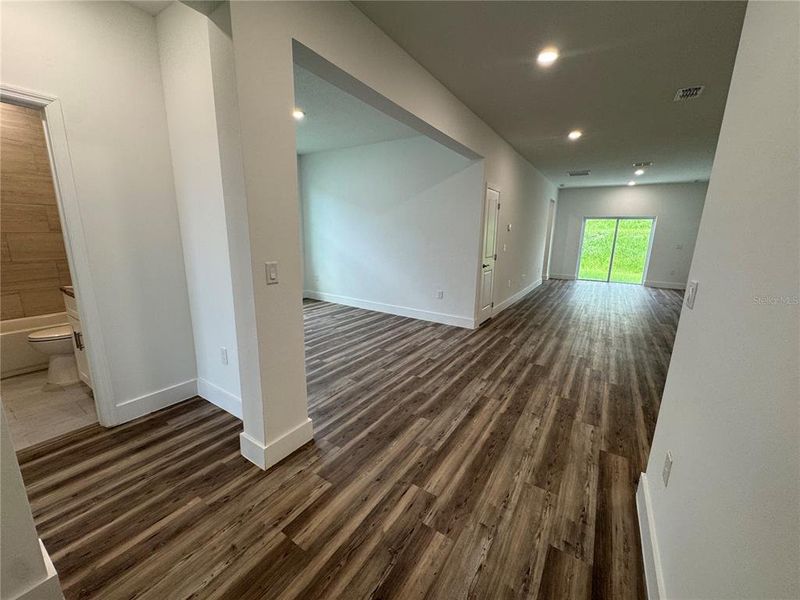 Spacious, unfurnished interior of a new home in , Ocala (Image 17).