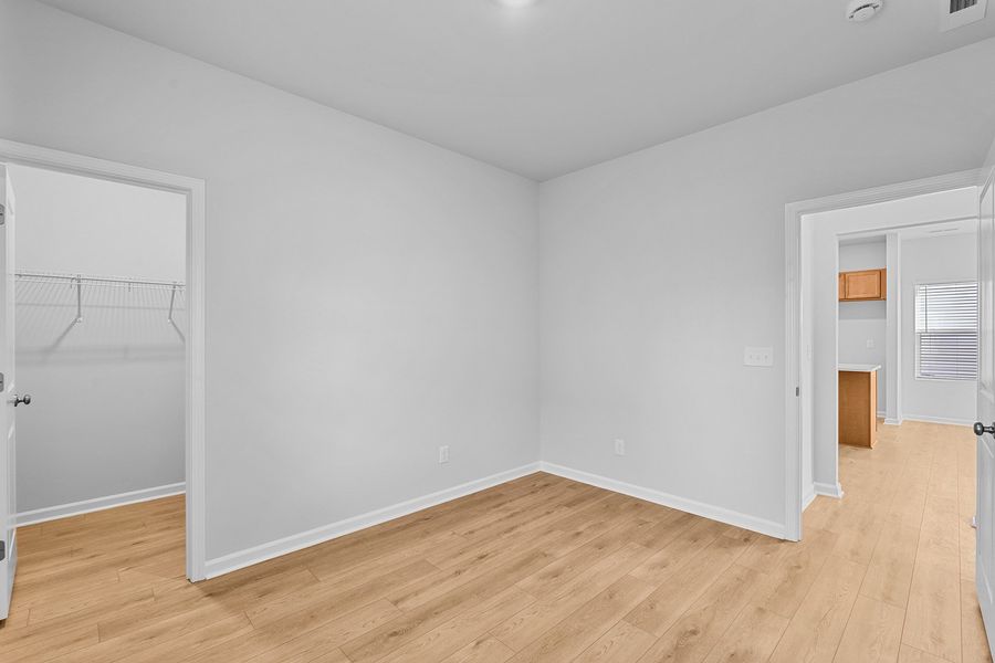 Spacious, unfurnished interior of a new home in Hanes Lake, Winston-Salem (Image 26). Spacious, unfurnished interior of a new home in Hanes Lake, Winston-Salem (Image 26).