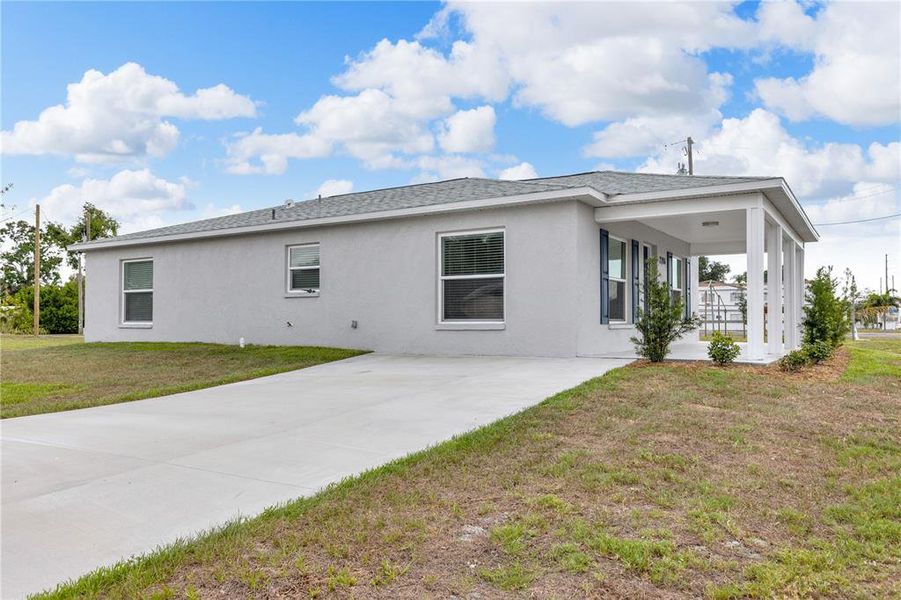 Exterior details and patio area of a home in , Bradenton (Image 13). Exterior details and patio area of a home in , Bradenton (Image 13).