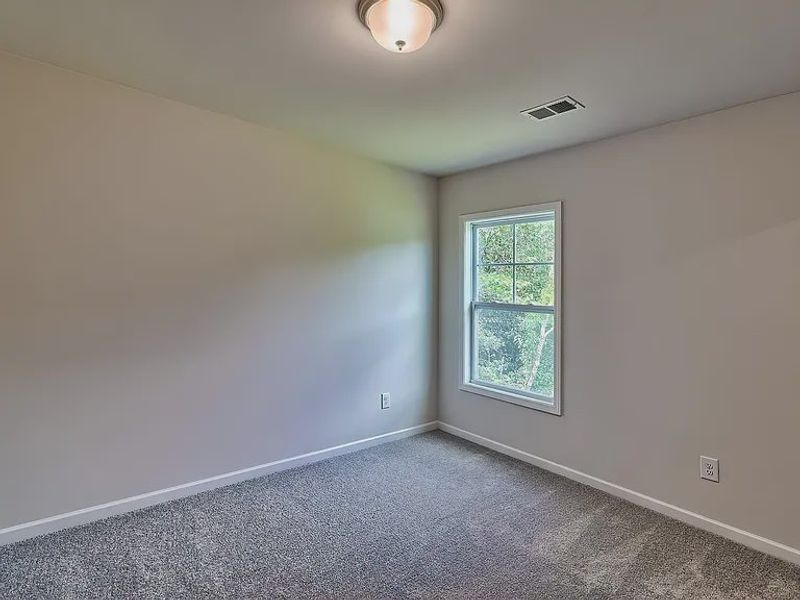Spacious, unfurnished interior of a new home in Emanuel Creek, West Columbia (Image 15).