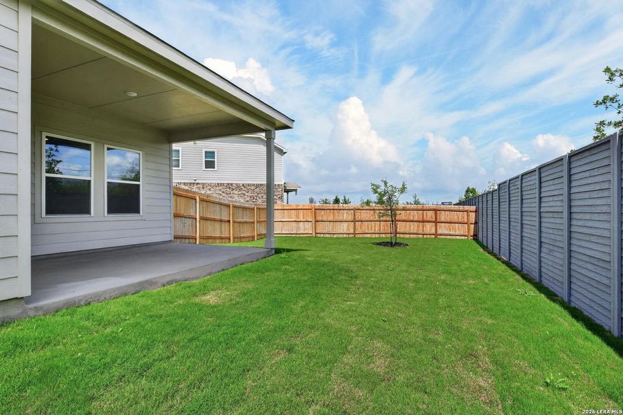 Exterior details and patio area of a home in Saddlebrook Ranch, Schertz (Image 18).