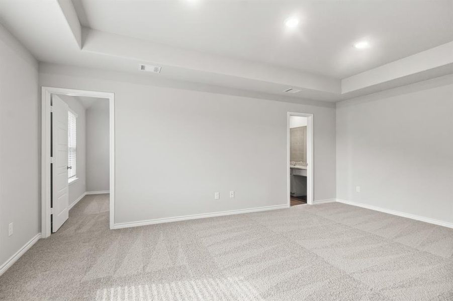 Spacious, unfurnished interior of a new home in Rocky Creek Crossing, Crowley (Image 19).