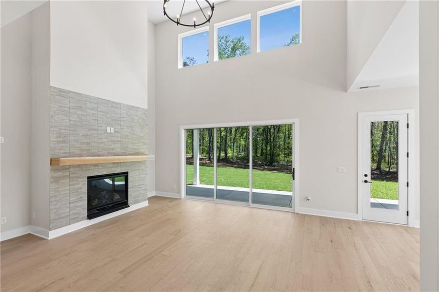 Spacious, unfurnished interior of a new home in Meadow Brook Farms, Cumming (Image 19).