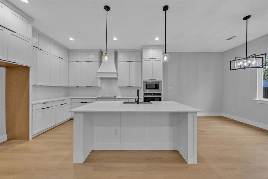 Furnished interior view inside a new home in , Grand Prairie (Image 17). Furnished interior view inside a new home in , Grand Prairie (Image 17).