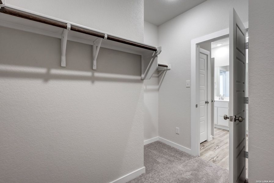 Spacious, unfurnished interior of a new home in Mesa Vista, San Antonio (Image 19).