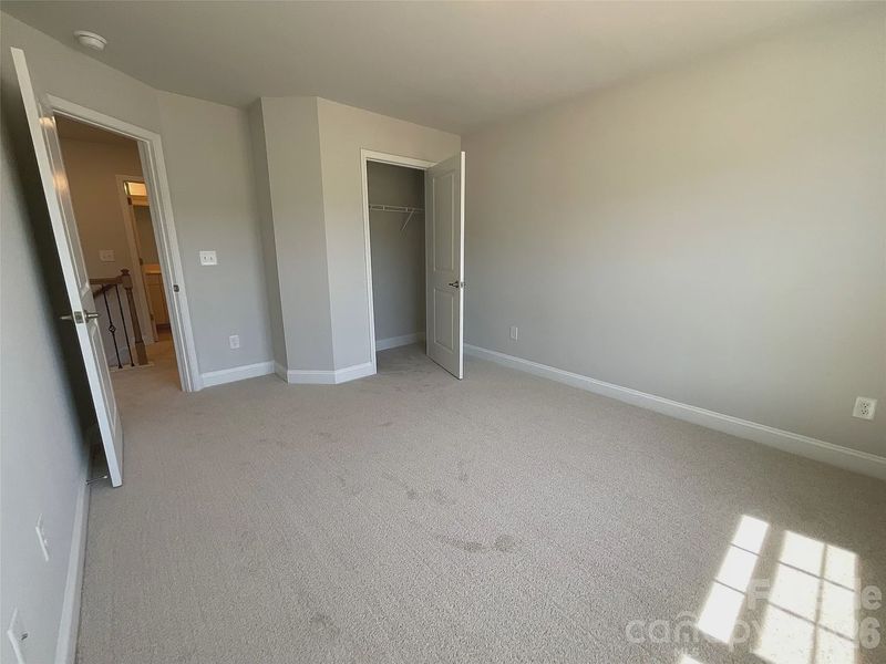 Spacious, unfurnished interior of a new home in Lauren Pines, York (Image 18).