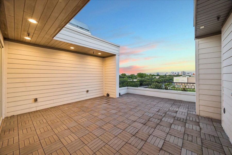 Exterior details and patio area of a home in , Houston (Image 27).