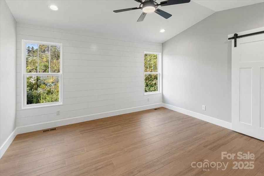 Spacious, unfurnished interior of a new home in , Marshall (Image 33).