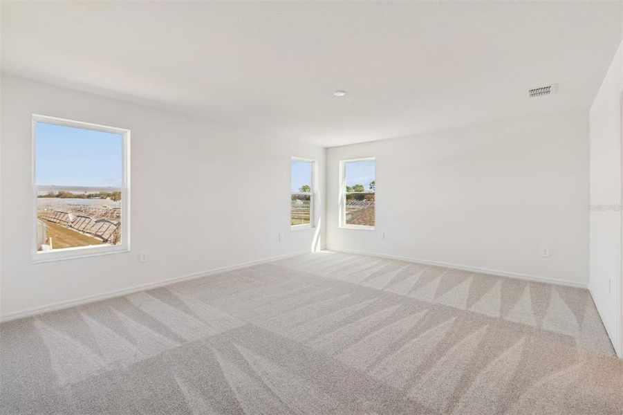 Spacious, unfurnished interior of a new home in Southpointe, Palmetto (Image 14).