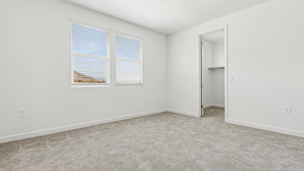 Spacious, unfurnished interior of a new home in Prada, Phoenix (Image 30).