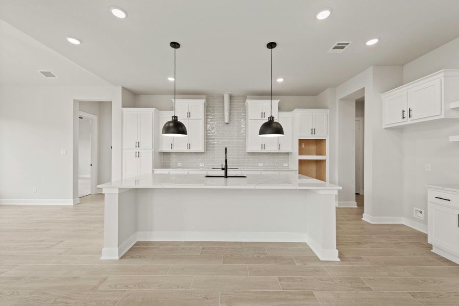 Representative image. Features, selections and colors may vary. Representative image. Features, selections and colors may vary.