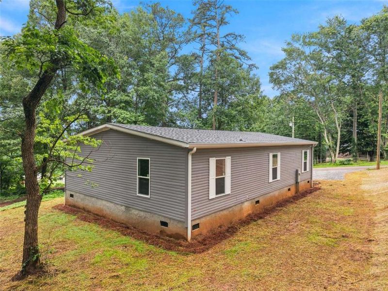 Exterior details and patio area of a home in , Villa Rica (Image 28).