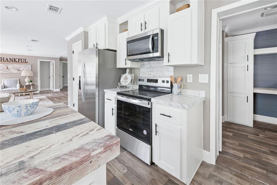 Furnished interior view inside a new home in , Starke (Image 16).