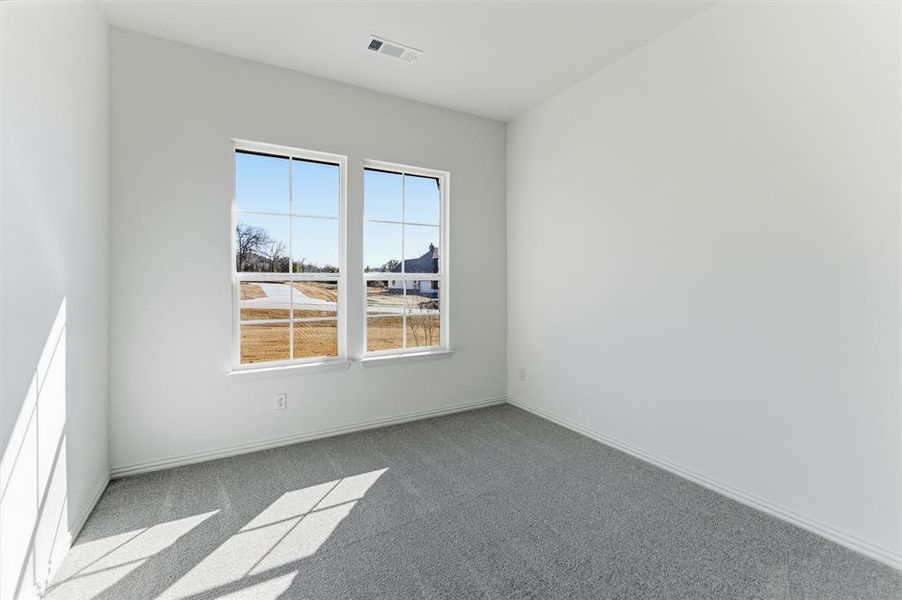 Spacious, unfurnished interior of a new home in Oak Grove Addition, Springtown (Image 18).