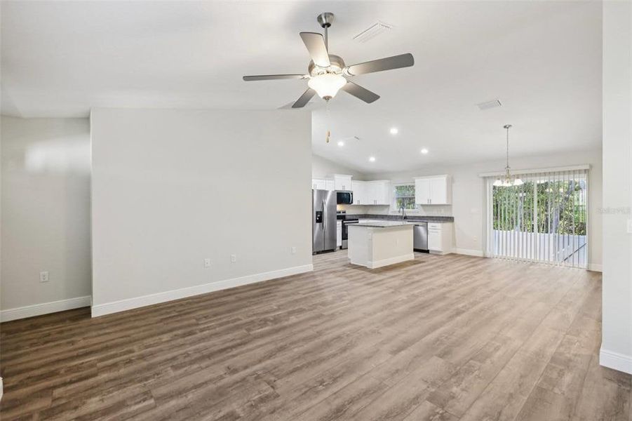 Spacious, unfurnished interior of a new home in , Citrus Springs (Image 15).