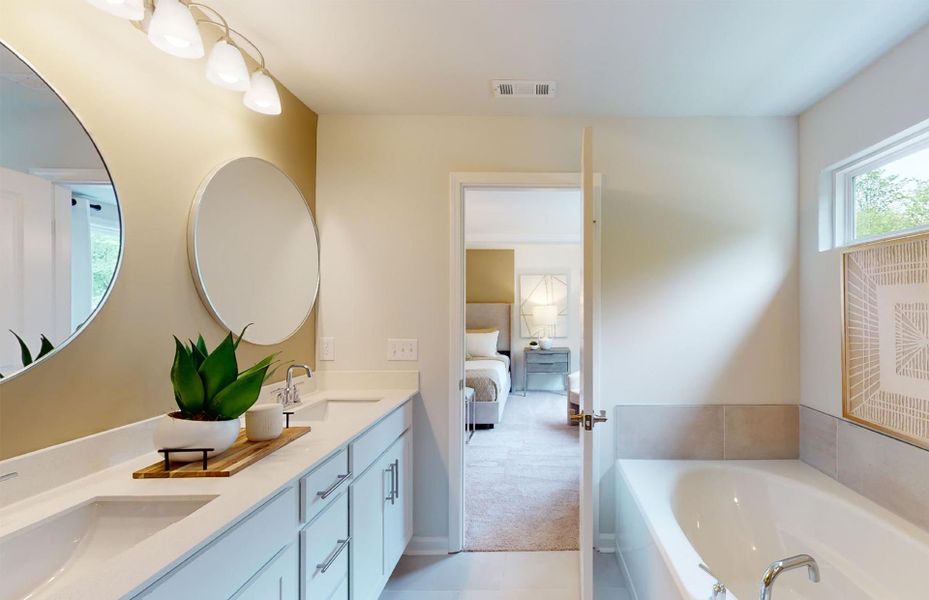 Hampton Owner's Bath