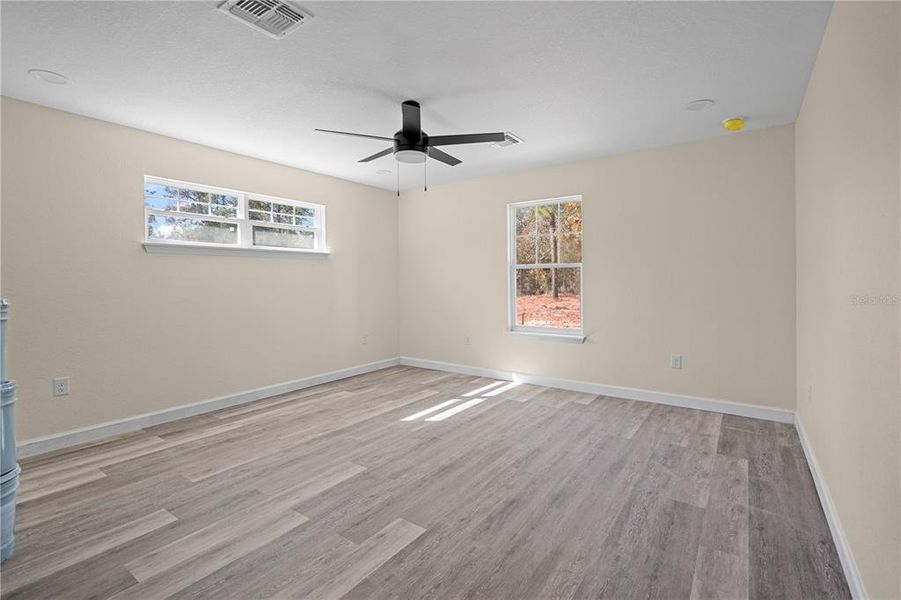 Spacious, unfurnished interior of a new home in , Dunnellon (Image 14).