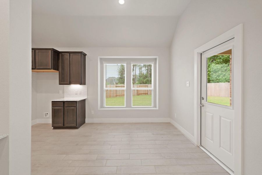 Spacious, unfurnished interior of a new home in Barton Creek Ranch, Conroe (Image 24). Spacious, unfurnished interior of a new home in Barton Creek Ranch, Conroe (Image 24).