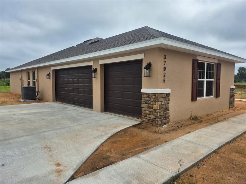 Exterior details and patio area of a home in Hill Country Estates, Dade City (Image 3). Exterior details and patio area of a home in Hill Country Estates, Dade City (Image 3).