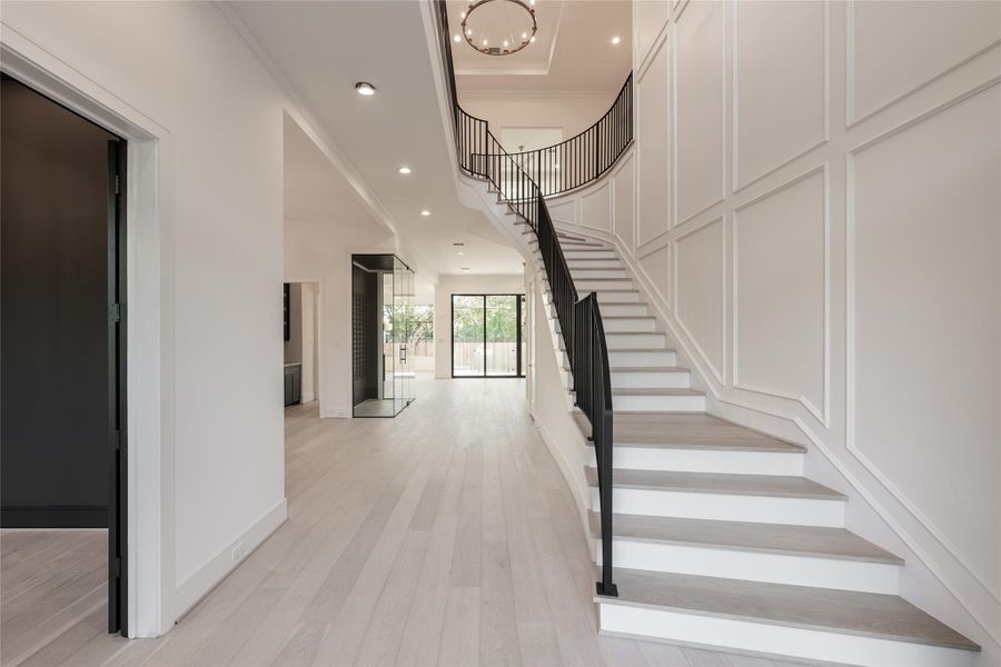 Spacious, unfurnished interior of a new home in , Bellaire (Image 32).