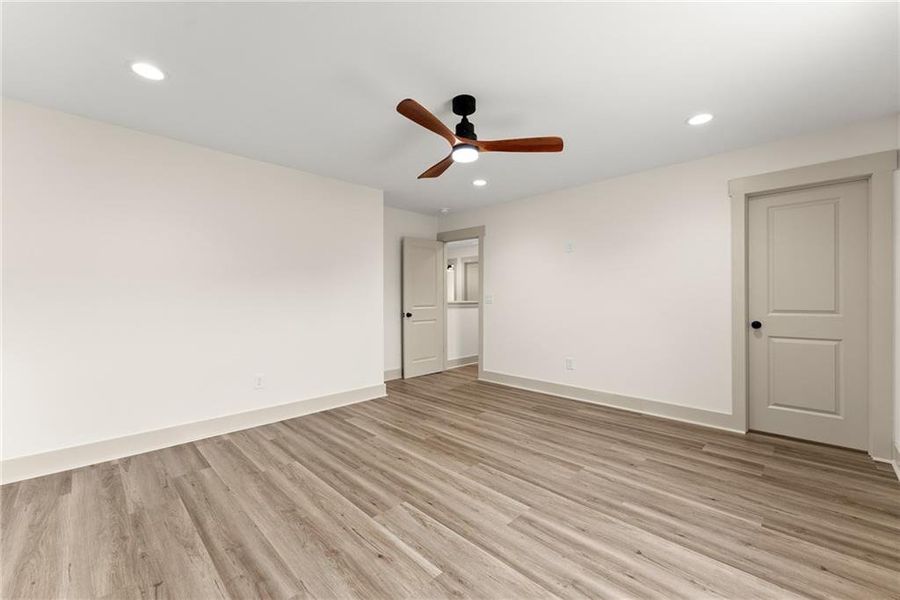 Spacious, unfurnished interior of a new home in , Clarkesville (Image 12).