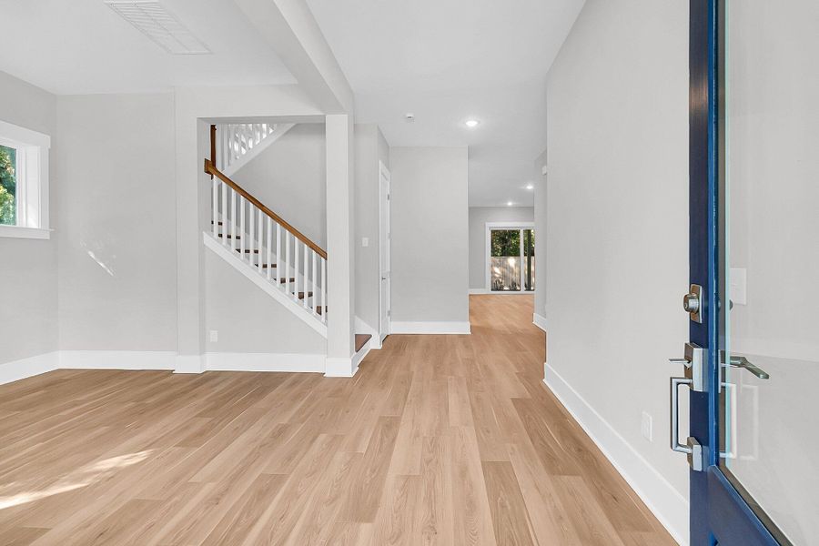 Spacious, unfurnished interior of a new home in Hidden Ponds Reserve, Awendaw (Image 19).