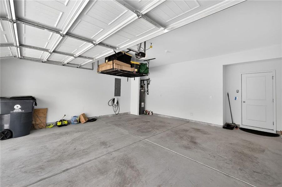 Spacious, unfurnished interior of a new home in , Union City (Image 25).