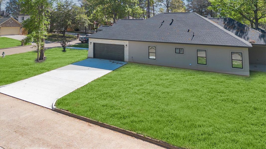 Exterior details and patio area of a home in , Montgomery (Image 30).