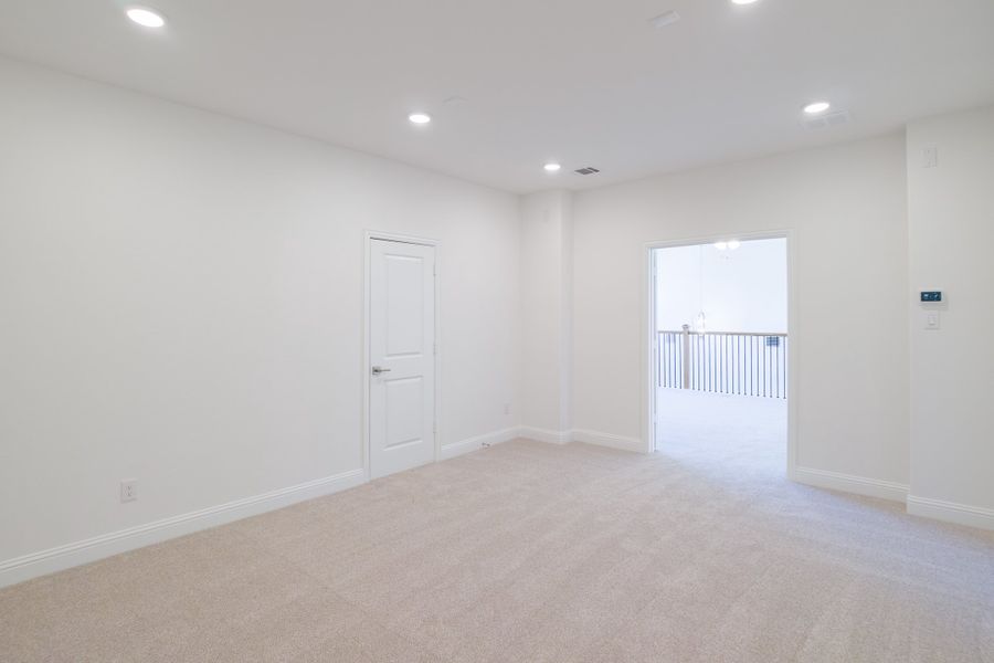Spacious, unfurnished interior of a new home in Enclave at Legacy Hills, Celina (Image 24).