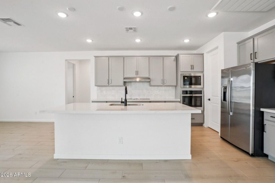 12-web-or-mls-W Brown St-S0104-012