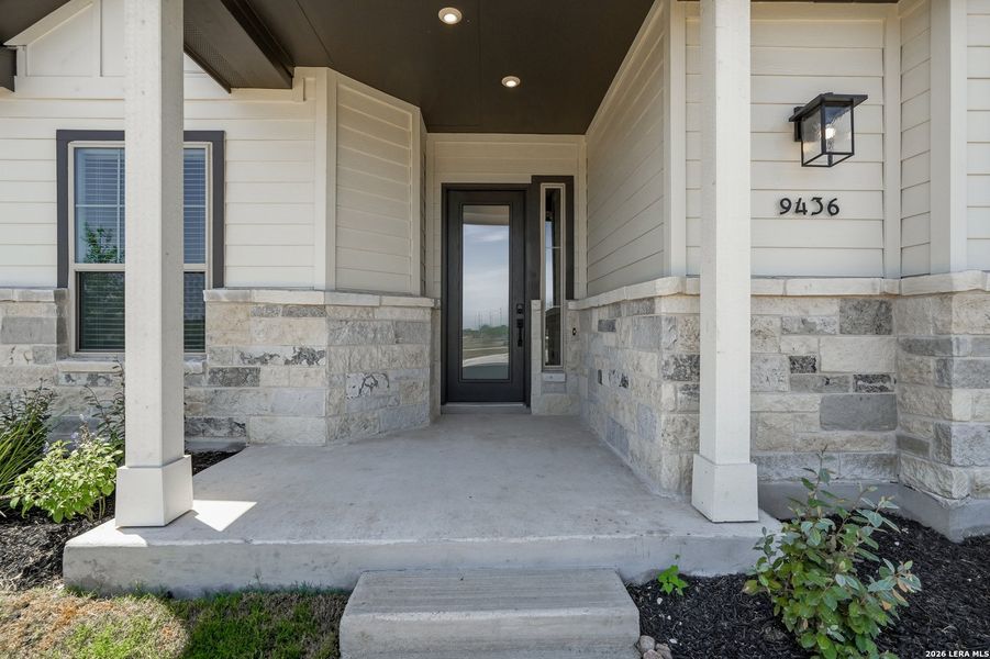 Exterior details and patio area of a home in The Crossvine, Schertz (Image 26).