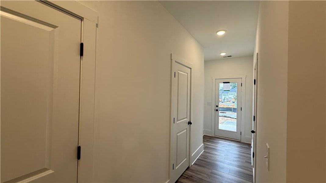 Spacious, unfurnished interior of a new home in Park Vue, Atlanta (Image 26).
