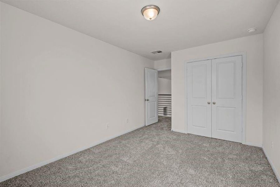 Spacious, unfurnished interior of a new home in , Pearland (Image 38). Spacious, unfurnished interior of a new home in , Pearland (Image 38).
