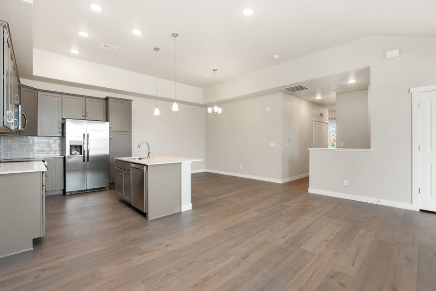 Spacious, unfurnished interior of a new home in The Lakes at Centerra, Loveland (Image 26).