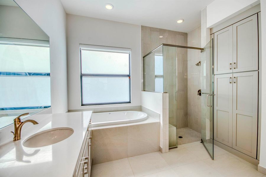 Furnished interior view inside a new home in , Port St. Lucie (Image 9).