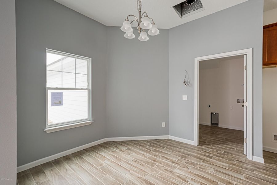 Spacious, unfurnished interior of a new home in , Jacksonville (Image 20).