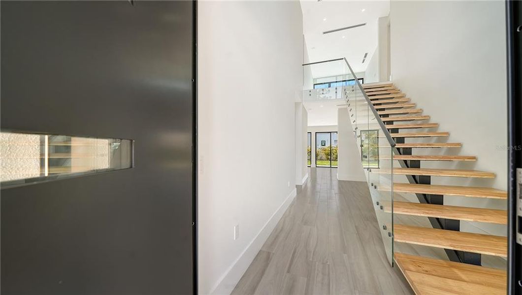 Spacious, unfurnished interior of a new home in , Sarasota (Image 18). Spacious, unfurnished interior of a new home in , Sarasota (Image 18).