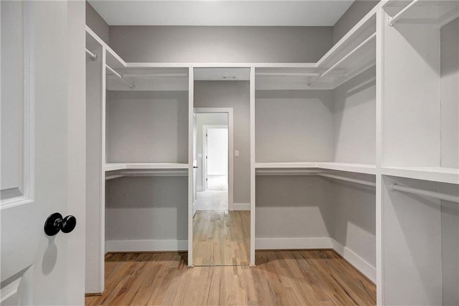 Spacious, unfurnished interior of a new home in , Atlanta (Image 55).