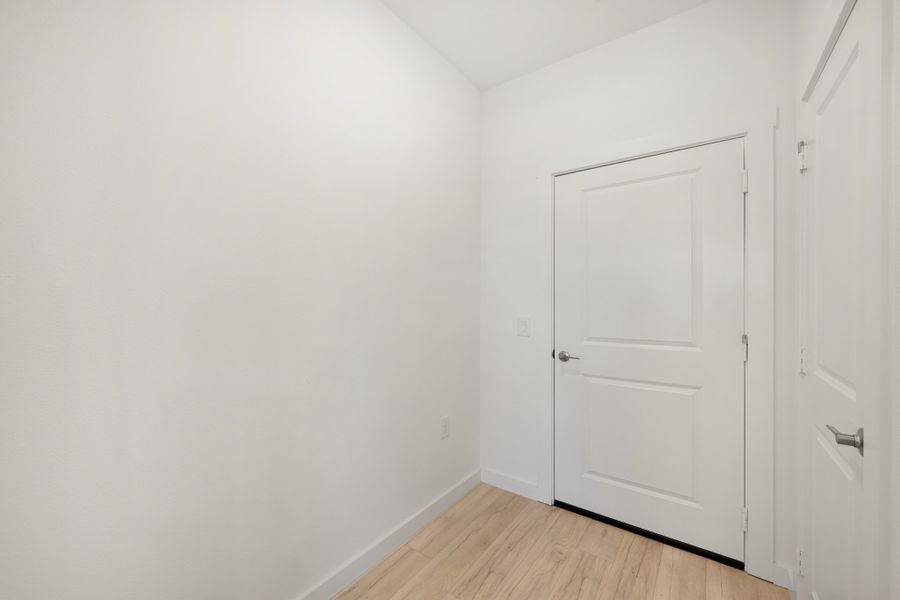 Spacious, unfurnished interior of a new home in Wildridge, Oak Point (Image 37). Spacious, unfurnished interior of a new home in Wildridge, Oak Point (Image 37).