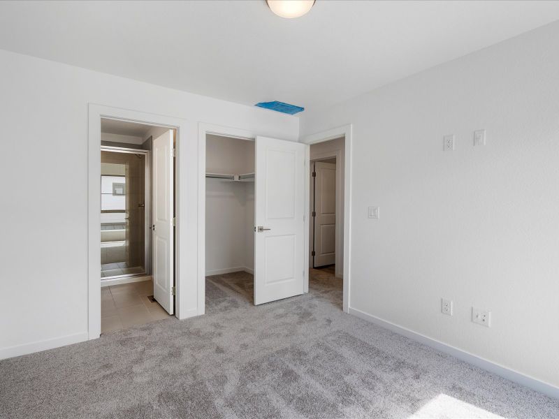 Spacious, unfurnished interior of a new home in The Commons at Victory Ridge, Colorado Springs (Image 8).