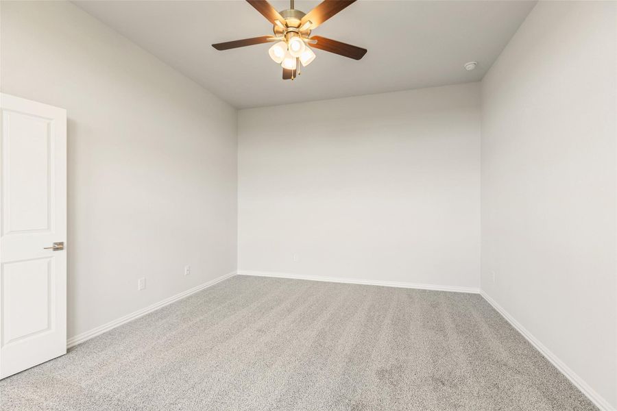 Spacious, unfurnished interior of a new home in Brookewater, Rosenberg (Image 30).