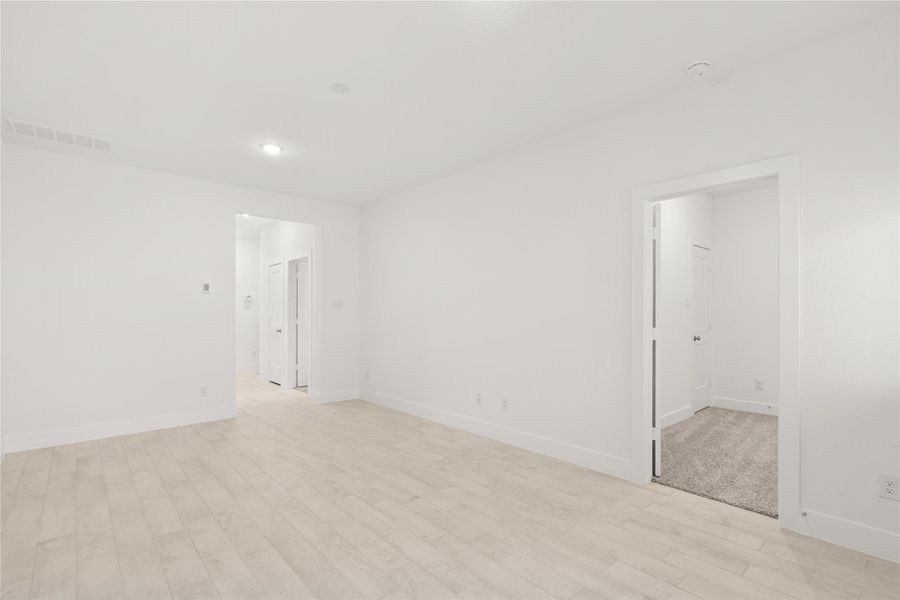 Spacious, unfurnished interior of a new home in The Woodlands Hills, Willis (Image 14).
