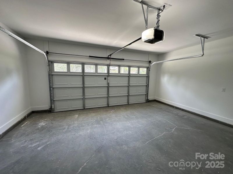 Spacious, unfurnished interior of a new home in , Spartanburg (Image 17). Spacious, unfurnished interior of a new home in , Spartanburg (Image 17).