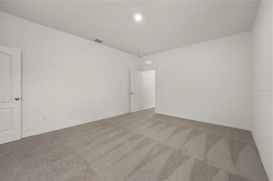 Spacious, unfurnished interior of a new home in Poinciana, Poinciana (Image 19).