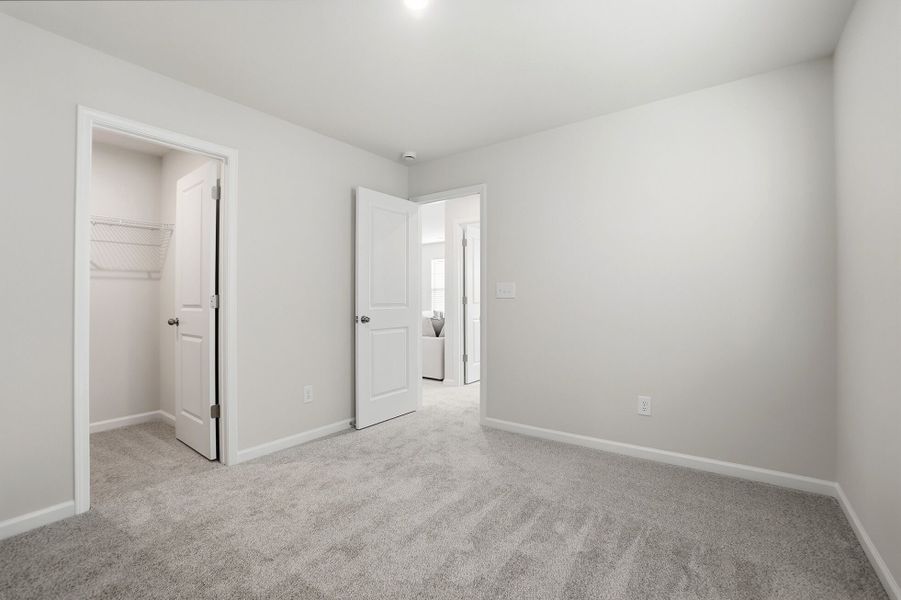 Spacious, unfurnished interior of a new home in Waxhaw Landing, Monroe (Image 28).