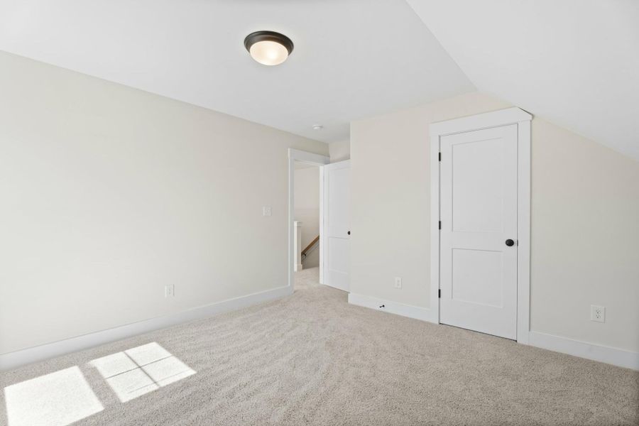 Spacious, unfurnished interior of a new home in Redland, Advance (Image 36).