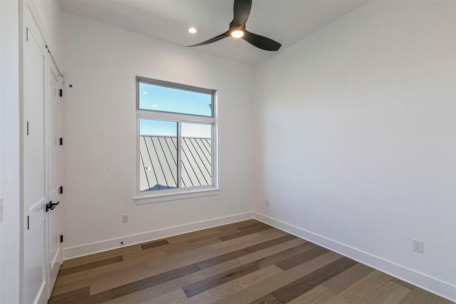Spacious, unfurnished interior of a new home in , Horseshoe Bay (Image 17).
