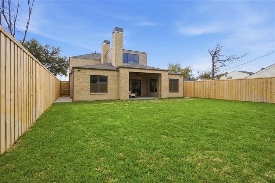 Exterior details and patio area of a home in , Dallas (Image 25).