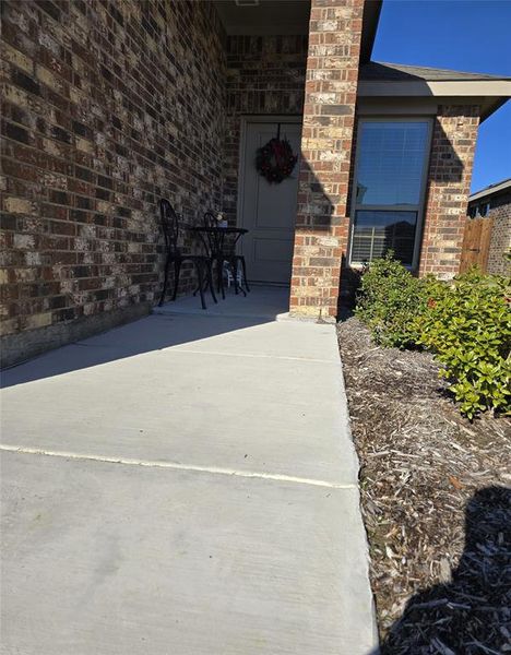 Entrance to property featuring a patio area