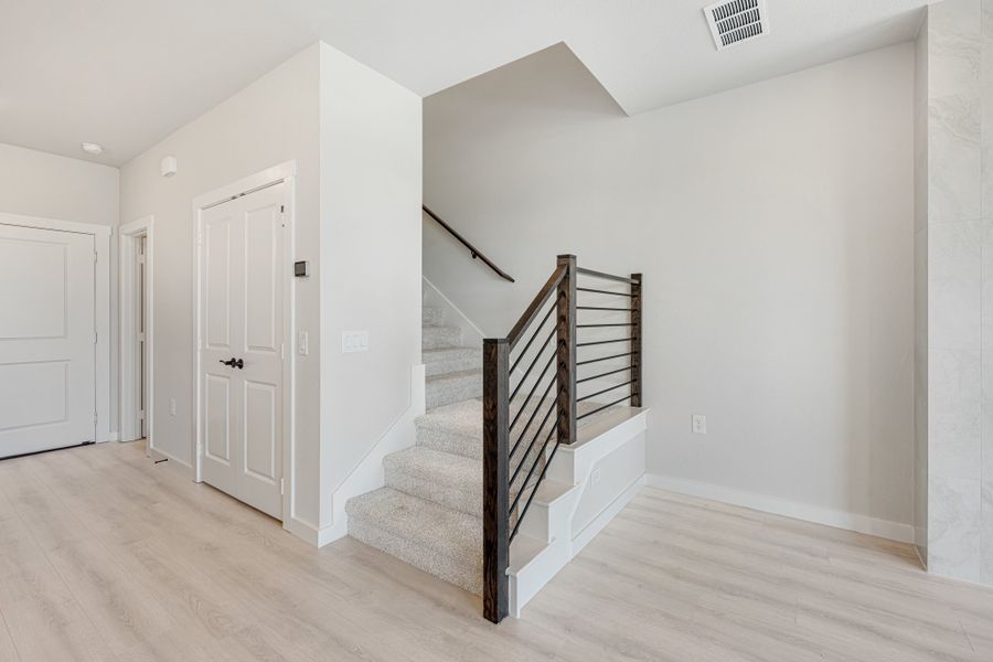 Spacious, unfurnished interior of a new home in Wildridge, Oak Point (Image 23). Spacious, unfurnished interior of a new home in Wildridge, Oak Point (Image 23).
